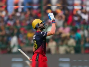 ipl 2023 virat kohli fan brings delhis special chole bhature in bengaluru